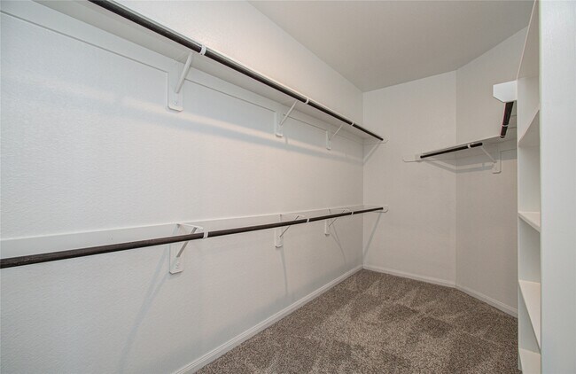 Building Photo - 2815 Dry Creek Dr