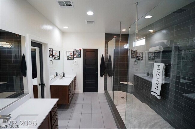 Building Photo - 9239 Beltana Ct