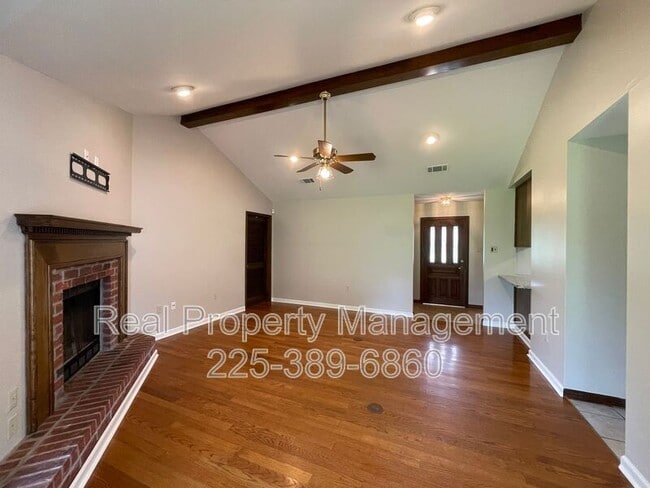 Building Photo - 2422 Riverside Dr