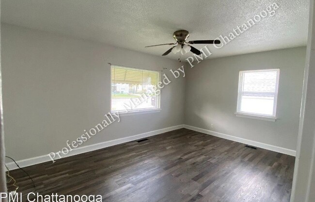 Building Photo - Make yourself at home in this 2-Bedroom Du...