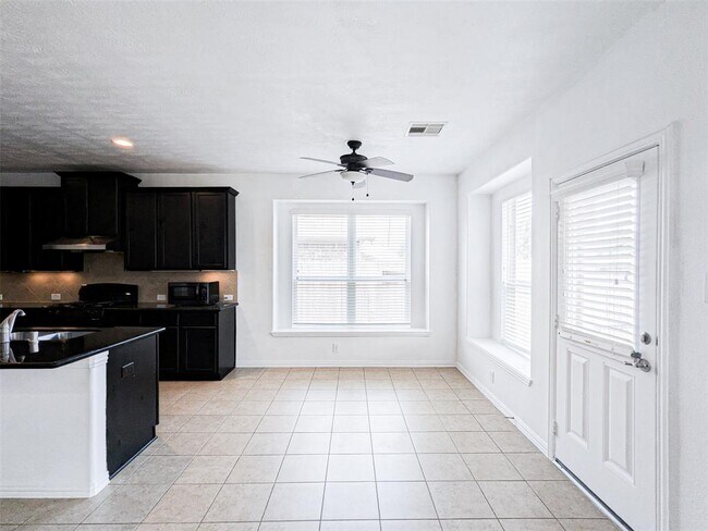 Building Photo - 24606 Forest Canopy Dr