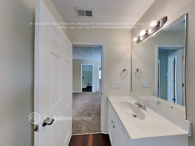 Building Photo - 6113 Mansura Dr