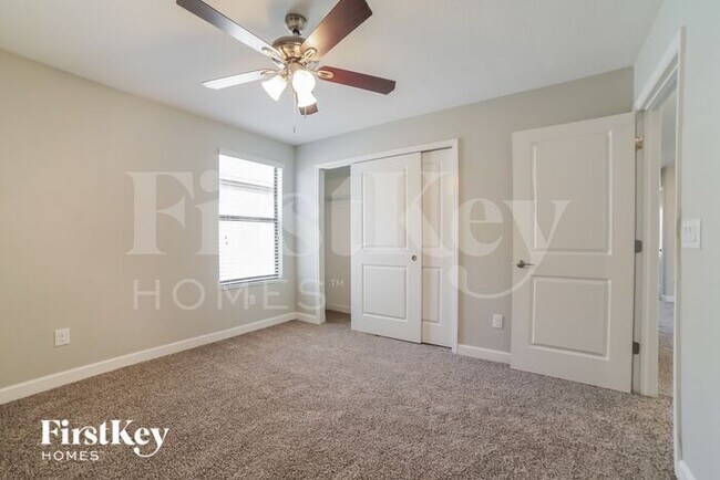 Building Photo - 9825 Ivory Dr