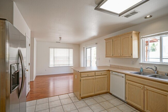 Building Photo - 10427 Crosscut Dr NW