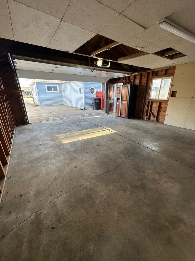 Building Photo - 1325 S Utica St