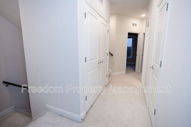 Building Photo - 17137 Branched Oak Rd