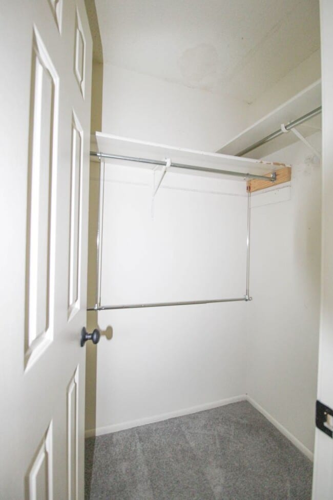 Building Photo - ************Move In Special- 2 WEEKS FREE Off 1st FULL MONTH************