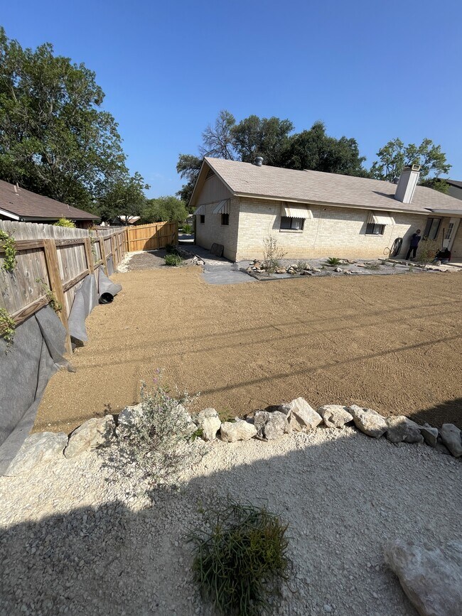 Building Photo - 6306 Madeleine Dr