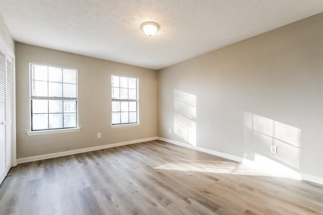 Building Photo - 5424 Park Pl S