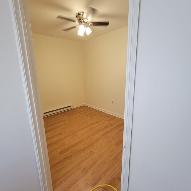 Building Photo - Welcome to Smryna!