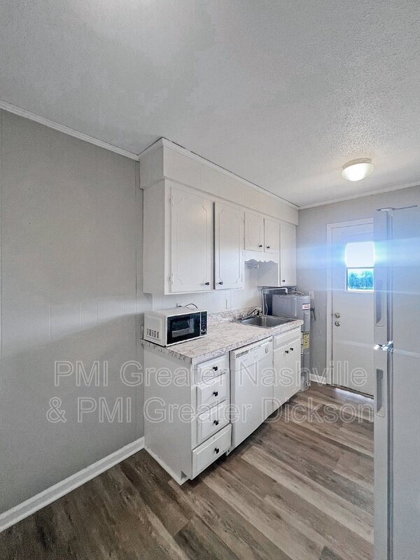 Building Photo - 542 Ashe Ave