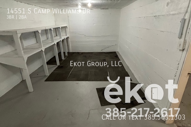 Building Photo - 14551 S Camp Williams Rd