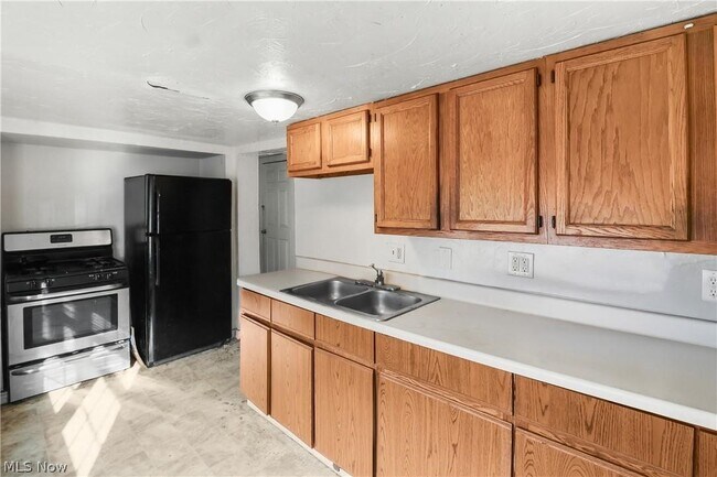 Building Photo - 511 Brown St