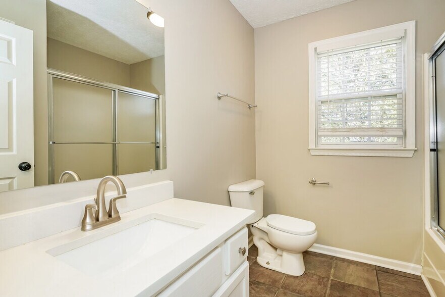 Building Photo - 6713 Ascot Dr