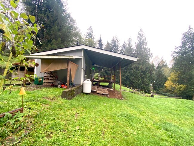 Building Photo - 60 W Puyallup Dr