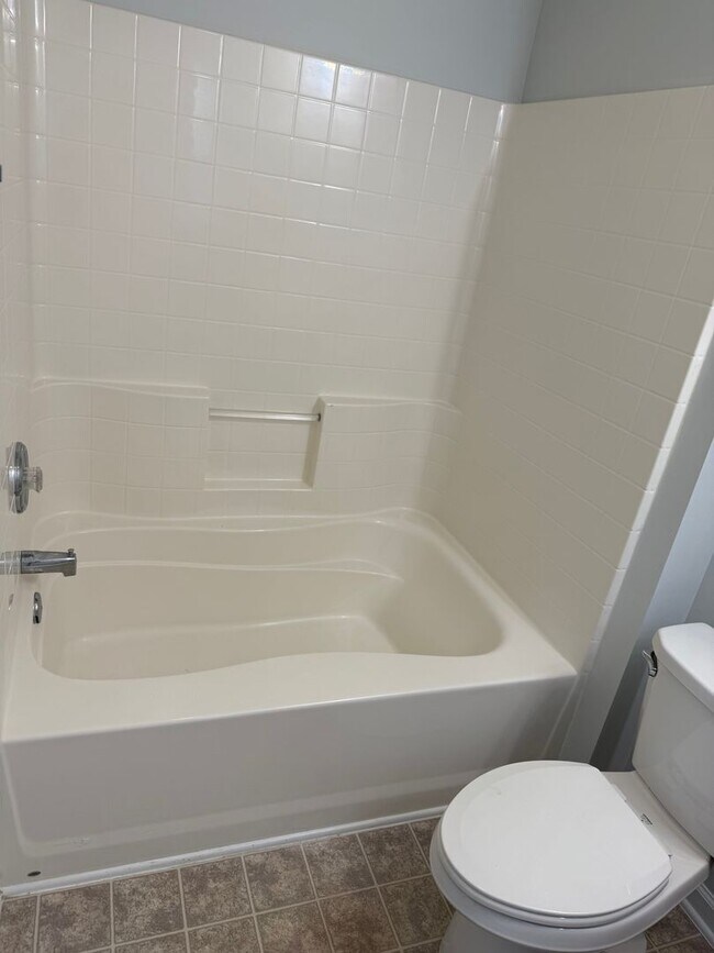 Building Photo - Lovely 3 bedroom 2 bath home located in the Avalon Community