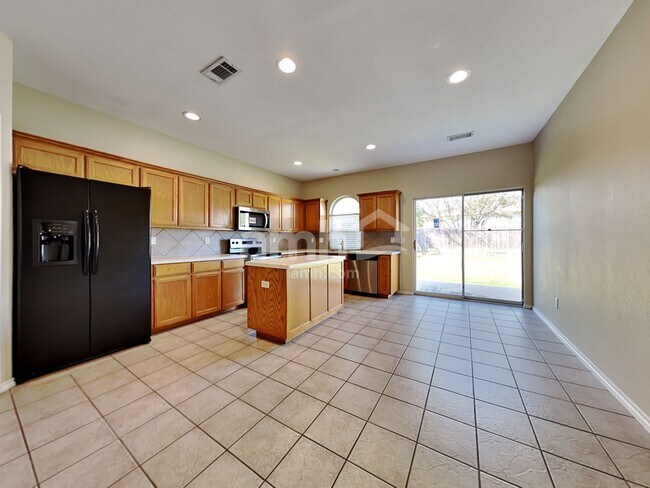 Building Photo - 2673 Silver Hill Dr