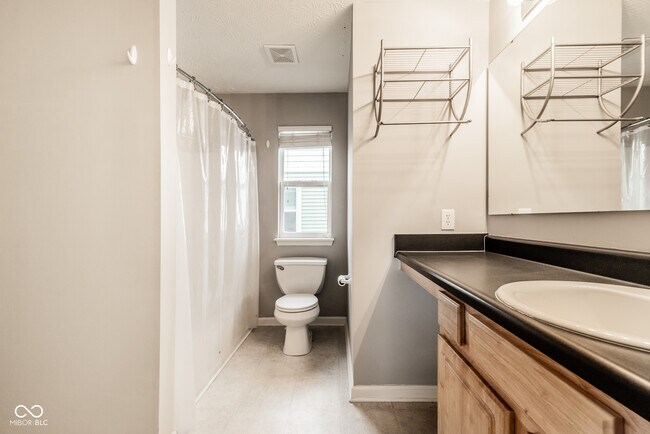 Building Photo - 2525 Central Ave