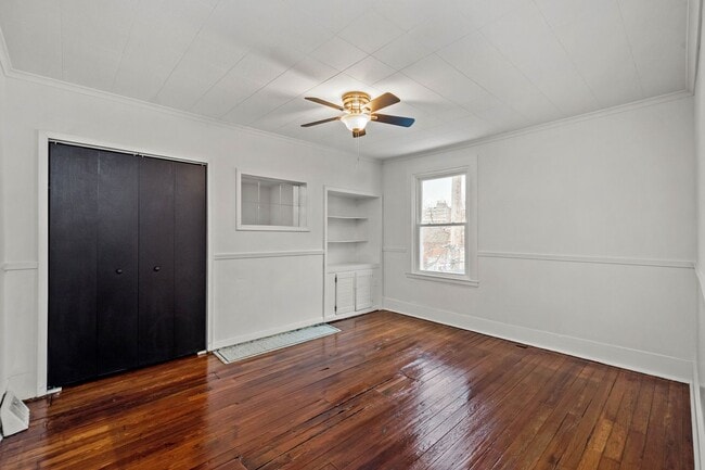 Building Photo - AVAILABLE MAY 1ST!! STUNNING 3 BEDROOM, MUST SEE!