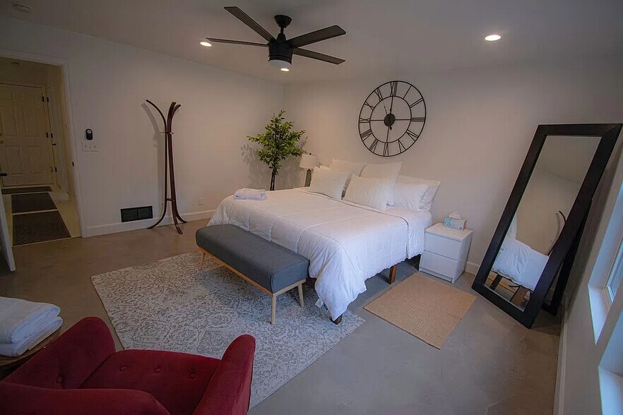 Building Photo - 5560 Kalispell St