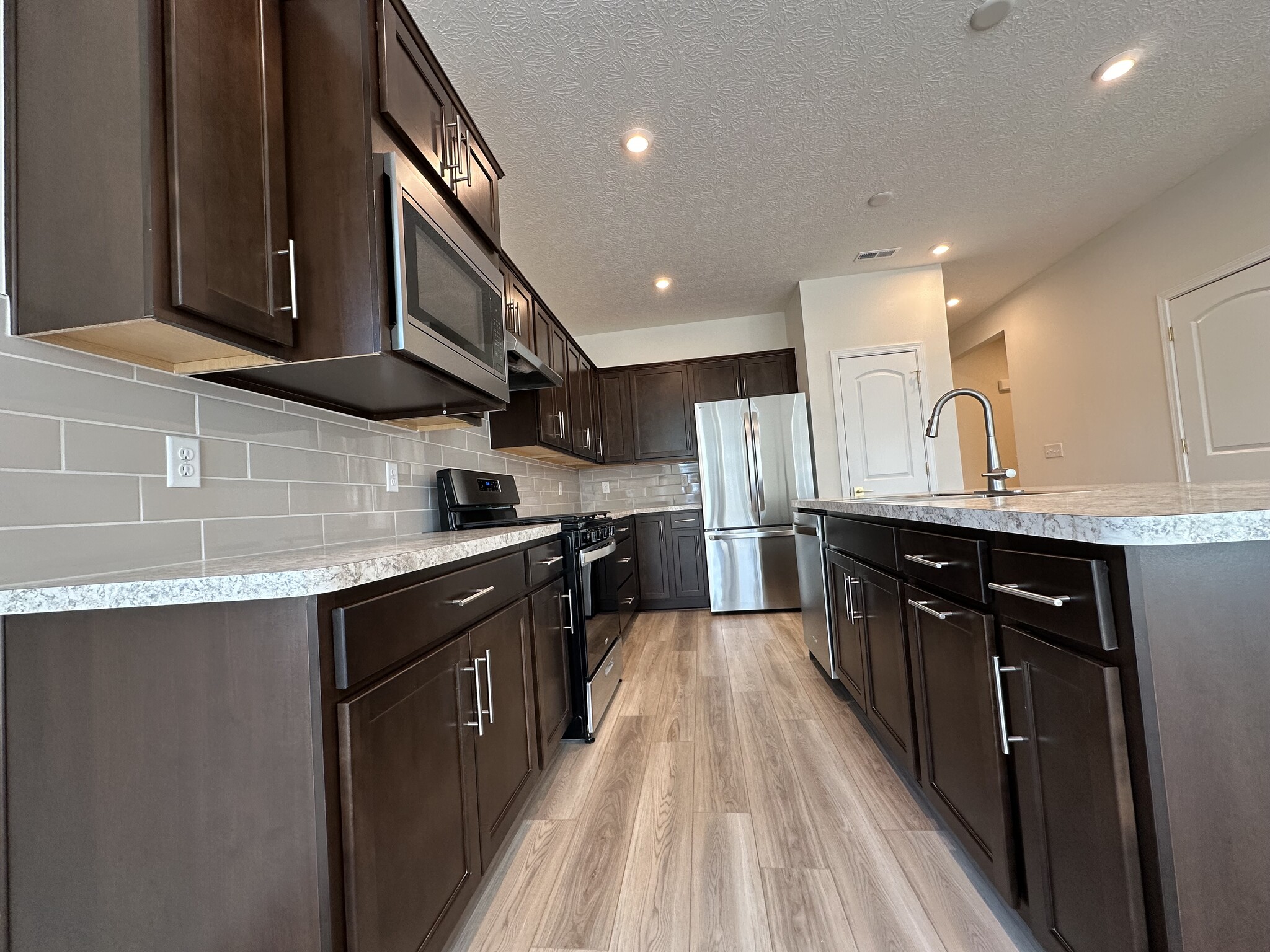 Building Photo - 1242 Fairstone Dr