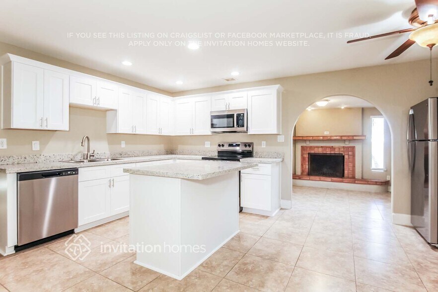 Building Photo - 15218 N 38th St