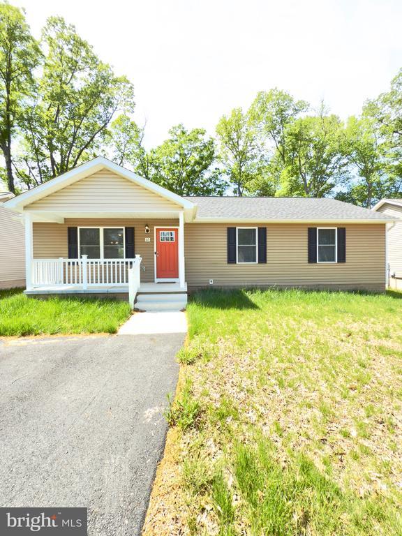 Building Photo - 65 Oak Ln