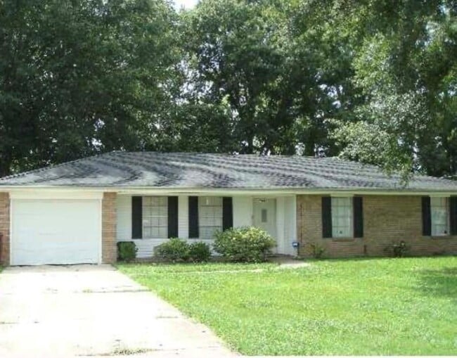 Building Photo - 208 Maryland Dr
