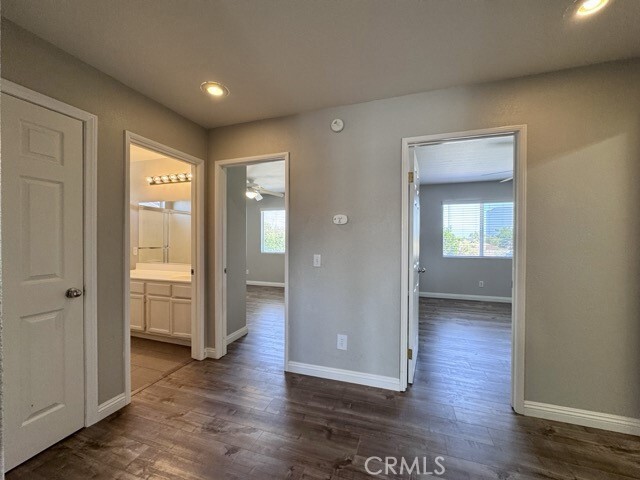 Building Photo - 37876 Amberleaf Ct