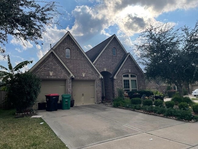 Building Photo - 6706 Aqua Falls