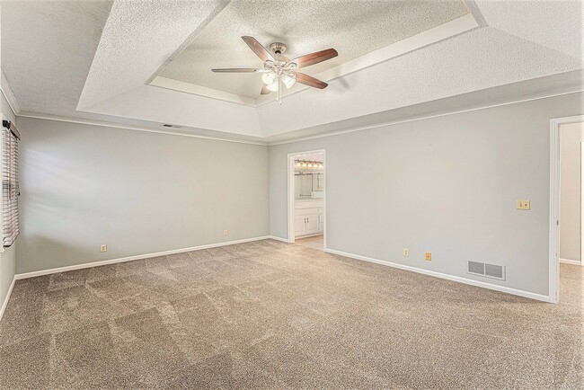 Building Photo - 4 Bed 5 Bath home creek view in back