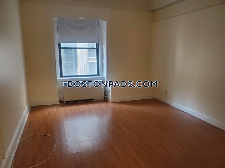 Building Photo - 62 Boylston St