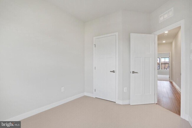 Building Photo - 6004 Stoneroller St