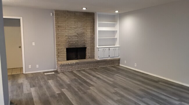 Building Photo - 7110 NW 30th Terrace