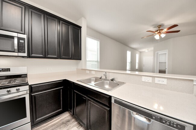 Building Photo - 14626 Sierra Garden Dr