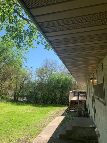 Building Photo - 2237 Hampshire Ave S