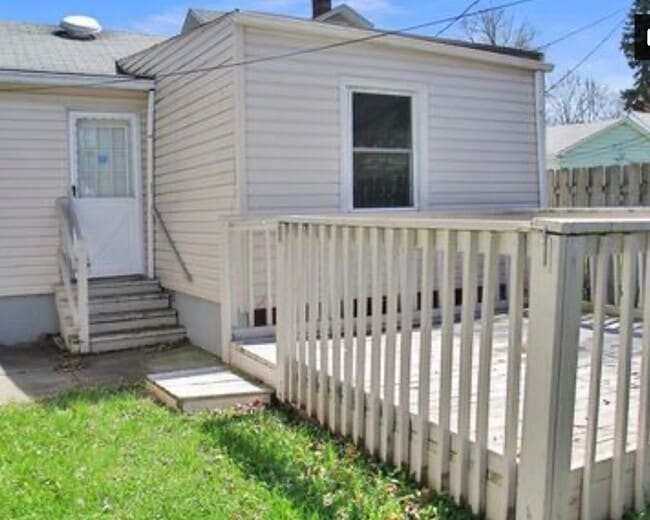 Building Photo - Rent ready!