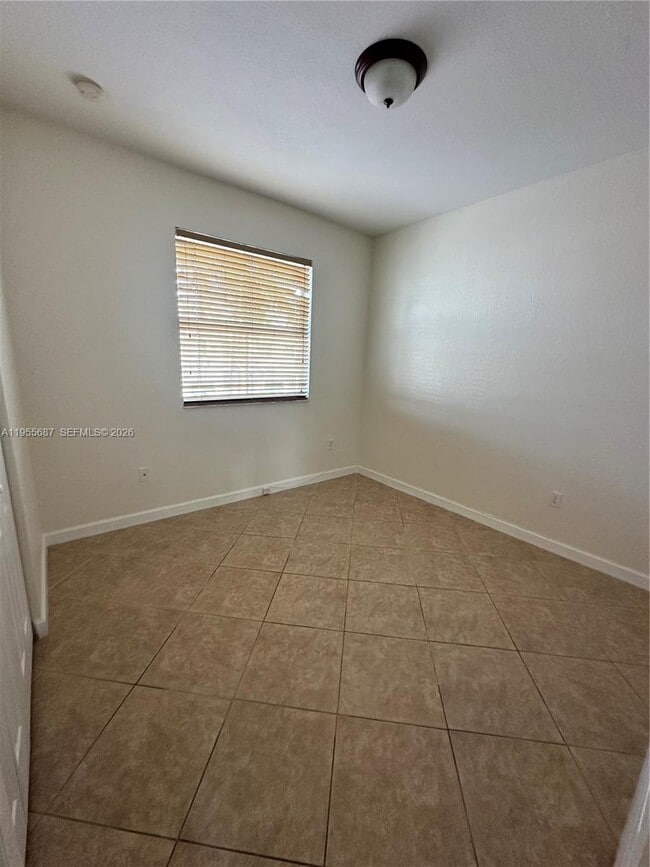 Building Photo - 1018 NE 42nd Ave