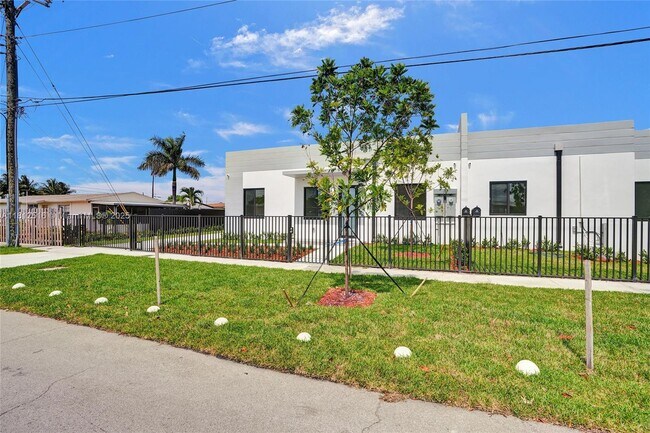 Building Photo - 5145 E 3rd Ave