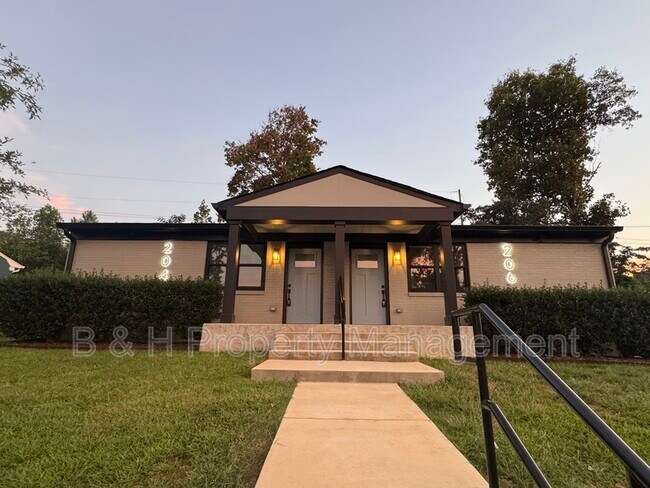 Building Photo - 206 Boatman St
