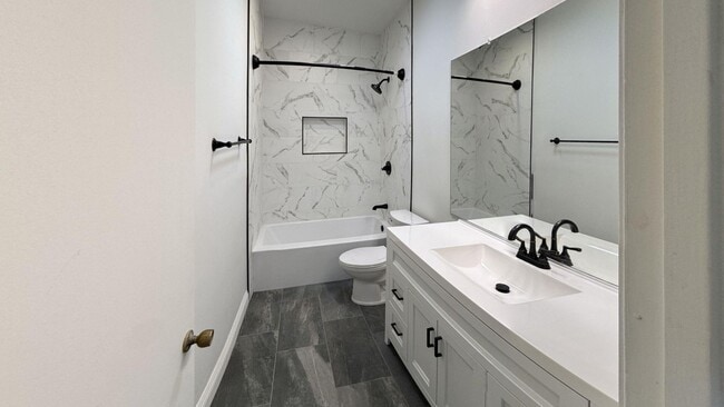 Building Photo - 1424 Amherst Ave