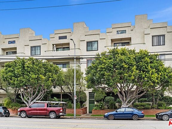 Building Photo - 3544 S Centinela Ave