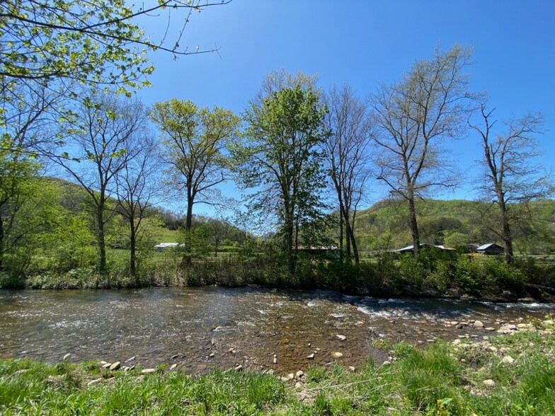 Building Photo - 12 Spruce St