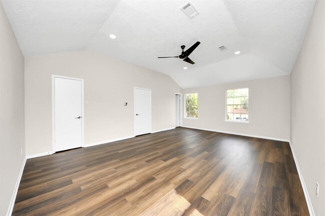 Building Photo - 16731 Sussex Dr