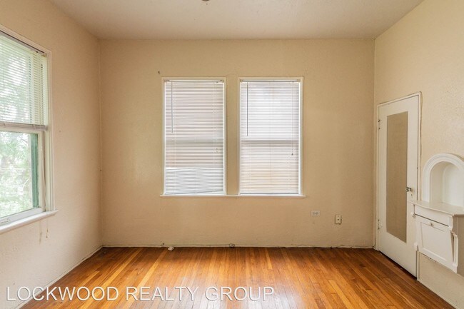 Building Photo - 329 W Huisache Ave