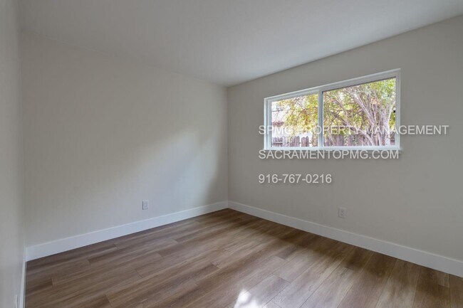 Building Photo - 8225 Zenith Dr