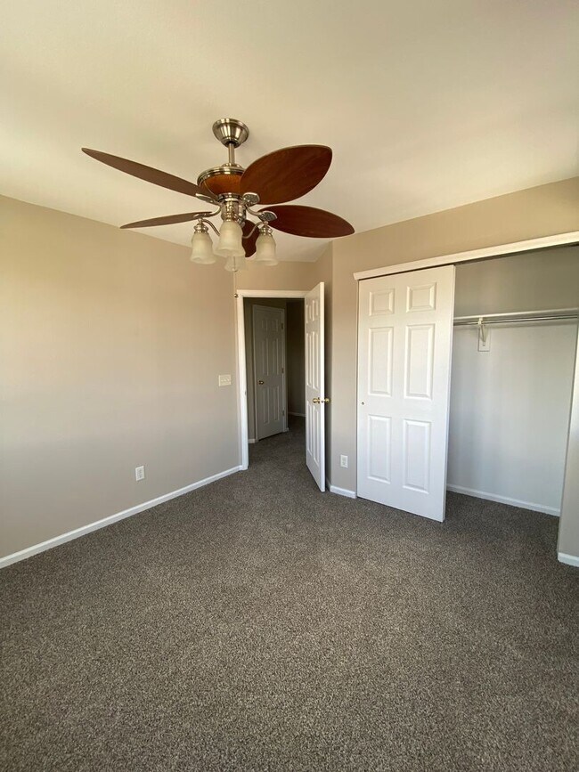 Building Photo - Newly Remodeled 3 Bedroom Home in Claremon...