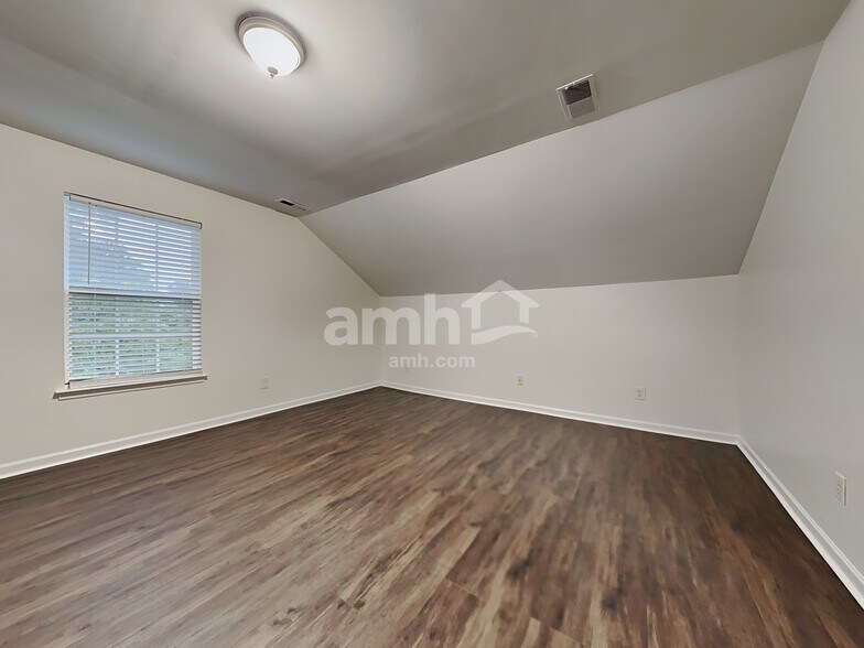Building Photo - 8970 N Red Maple Cir
