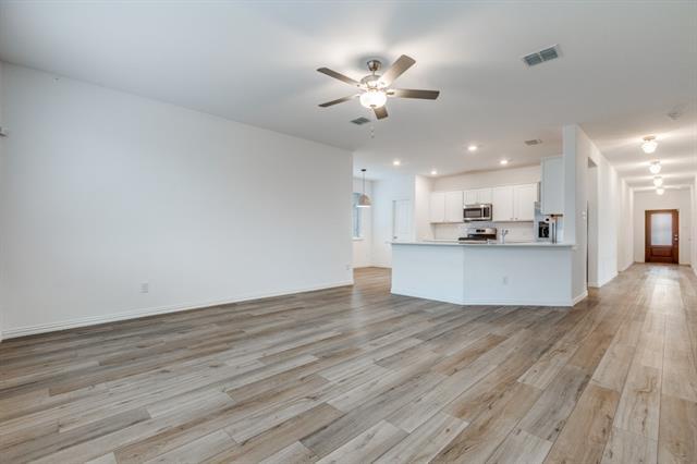 Building Photo - 7936 Lindheimer Ln