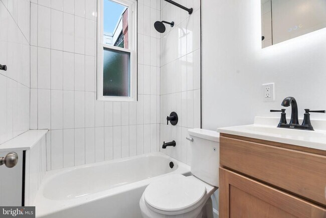 Building Photo - 2224 E Clearfield St